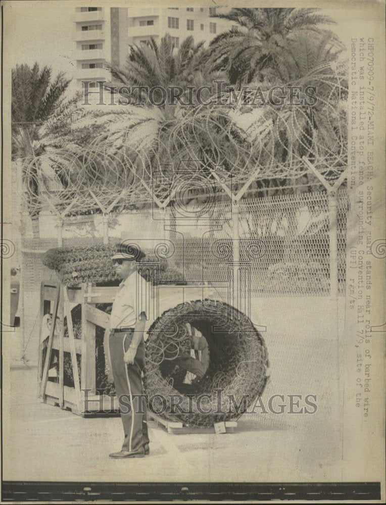 1972 Press Photo Security Miami Dem. Nat. Convention - Historic Images