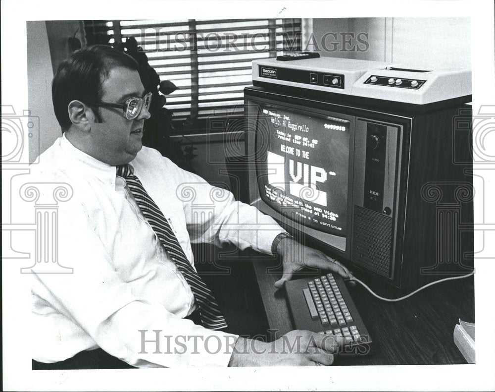 1982 Press Photo Chicago Banker Alfred U Rugbirello - RRV57141 - Historic Images