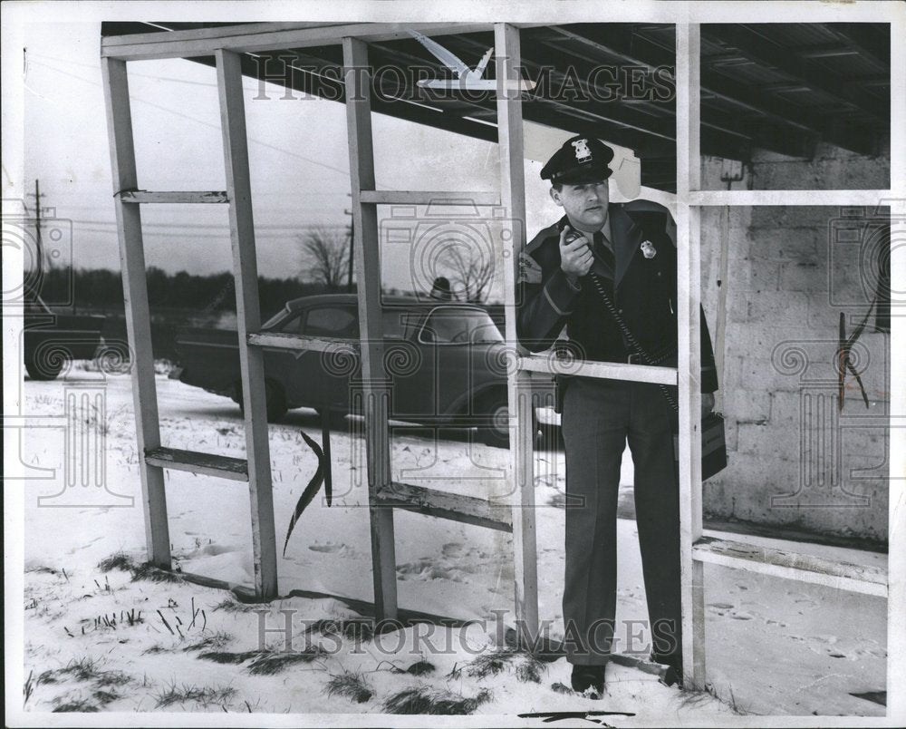 1958 Patrolman With Walkie Talkie Clawson - Historic Images