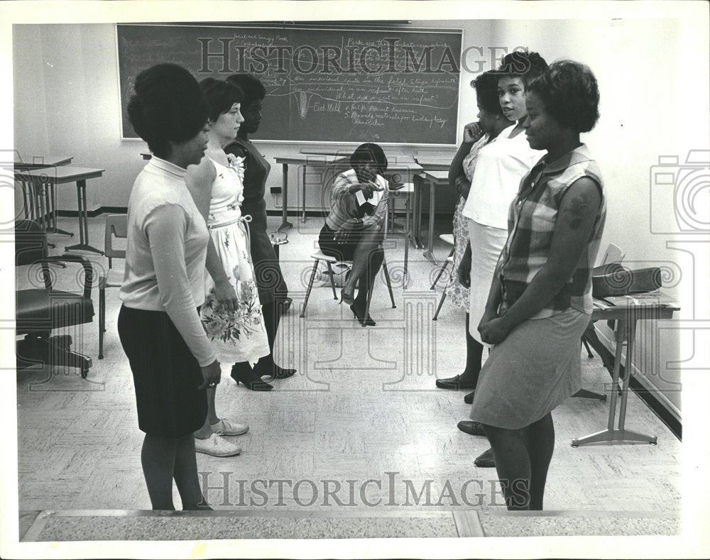 1965 Job Corps for Women - Historic Images