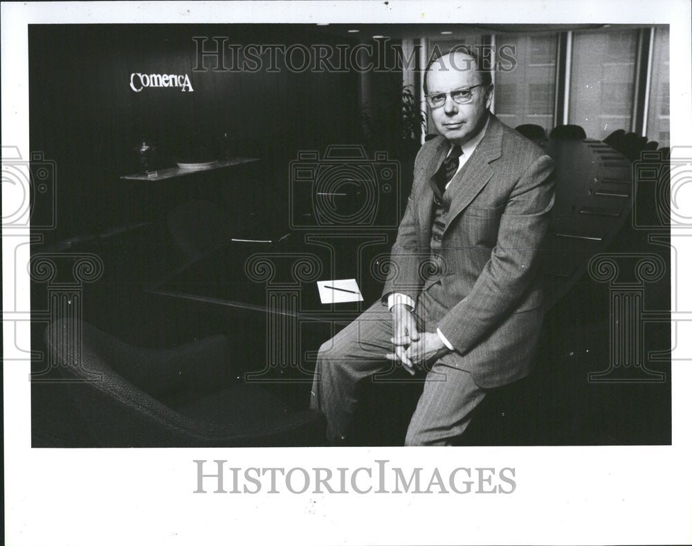 1988 Press Photo Donald Mandich Chairman Comerica Inc - RRV57309 - Historic Images