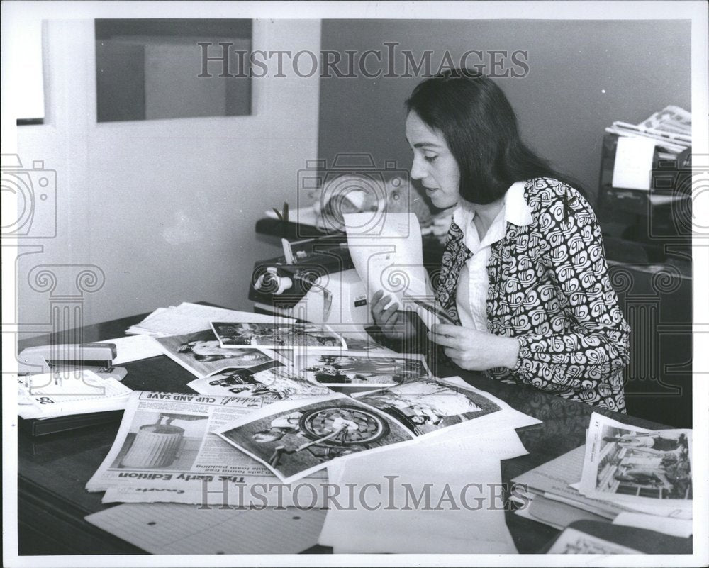 1977 Press Photo Detroit News editor Janet Mandelstam - RRV57313 - Historic Images