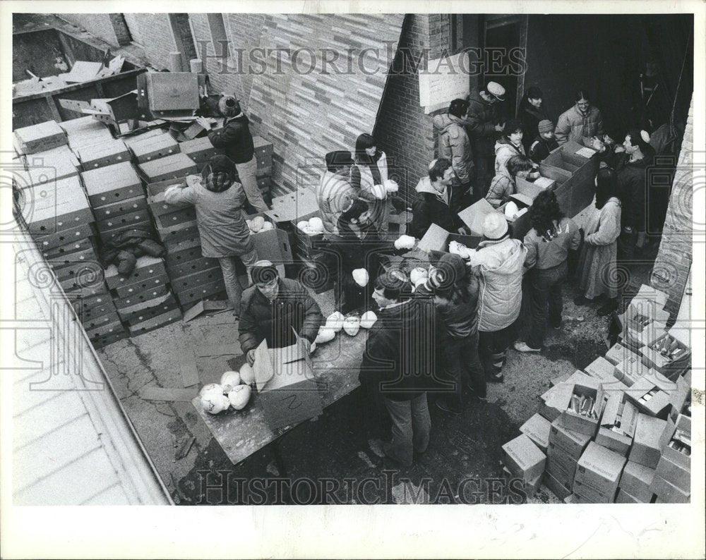 1983 Volunteers From Jewish Organization - Historic Images