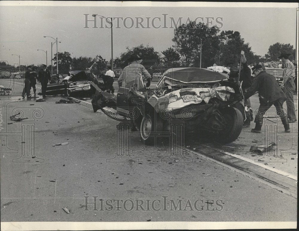 1965 Press Photo Wreckage Auto Head-On Collision - Historic Images