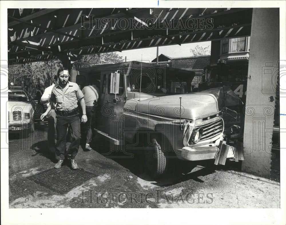 1979 Press Photo Chicago Armed Car Accident - Historic Images