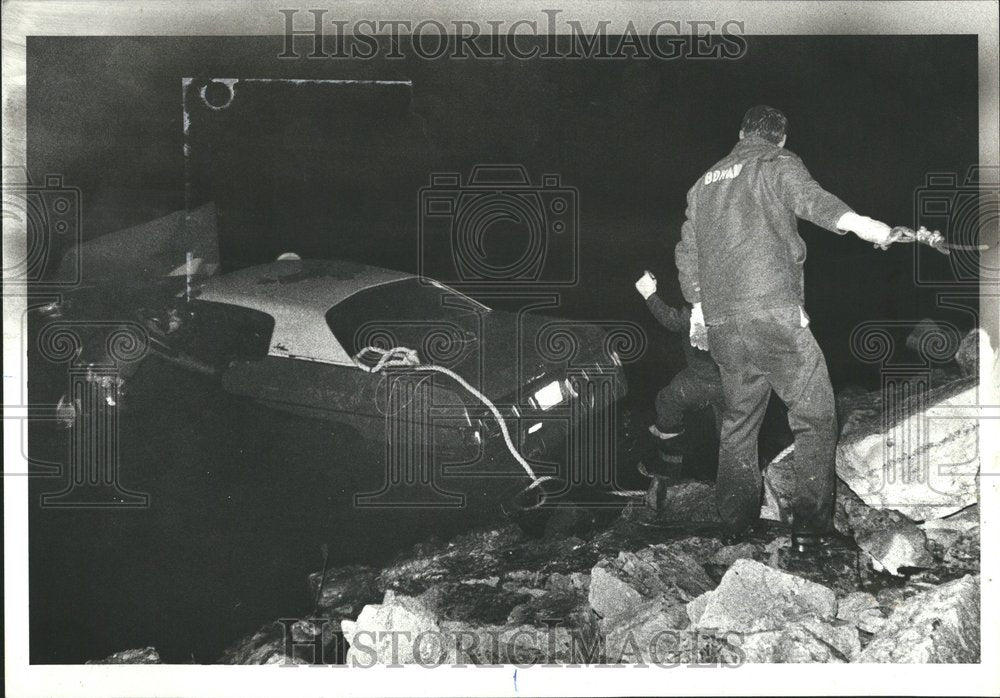 1979 Press Photo Auto pulled from river. - RRV57513 - Historic Images