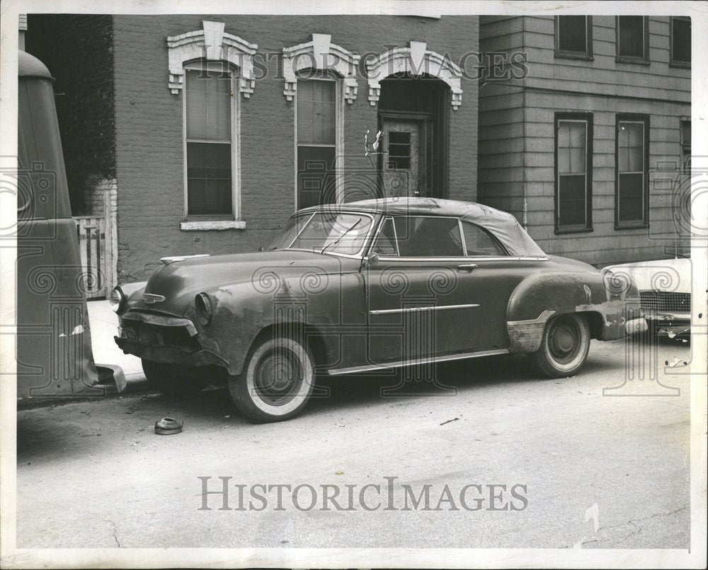 1957 Press Photo Police notice to remove vehicle - RRV57767 - Historic Images