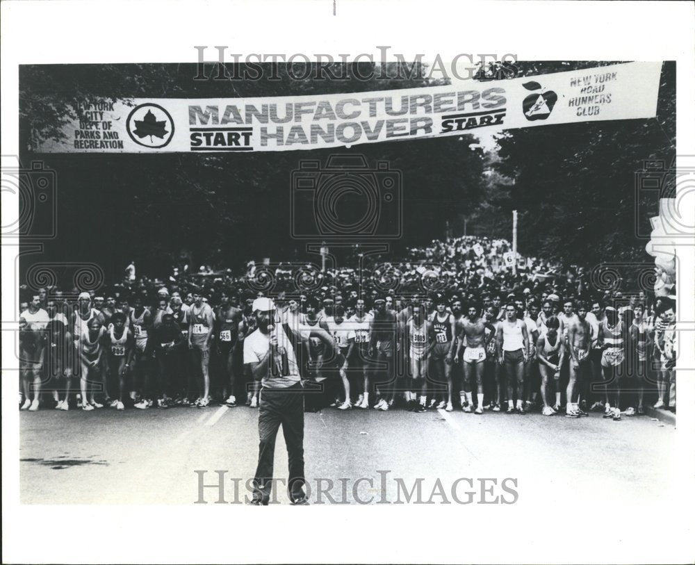 1985 Distance Running Lebow New York City - Historic Images