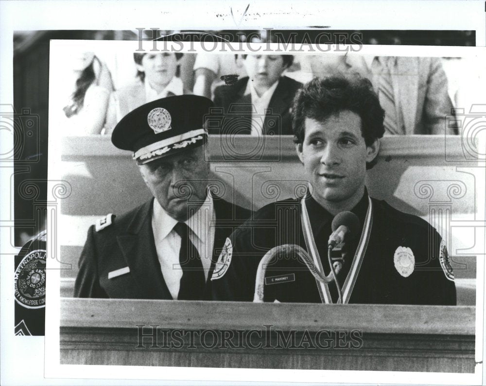 1988 Press Photo Actor Steve Guttenburg - RRV58591 - Historic Images