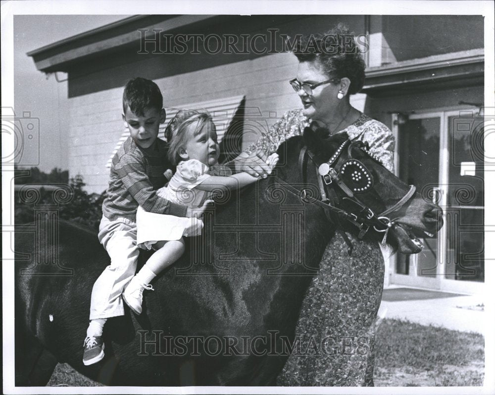 1962 Press Photo Lillian Ricker Penrickton Nursery - RRV58743 - Historic Images