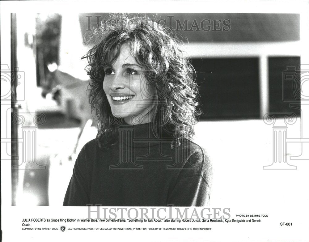 1995 Julia Roberts Grace King Bichon Warner - Historic Images