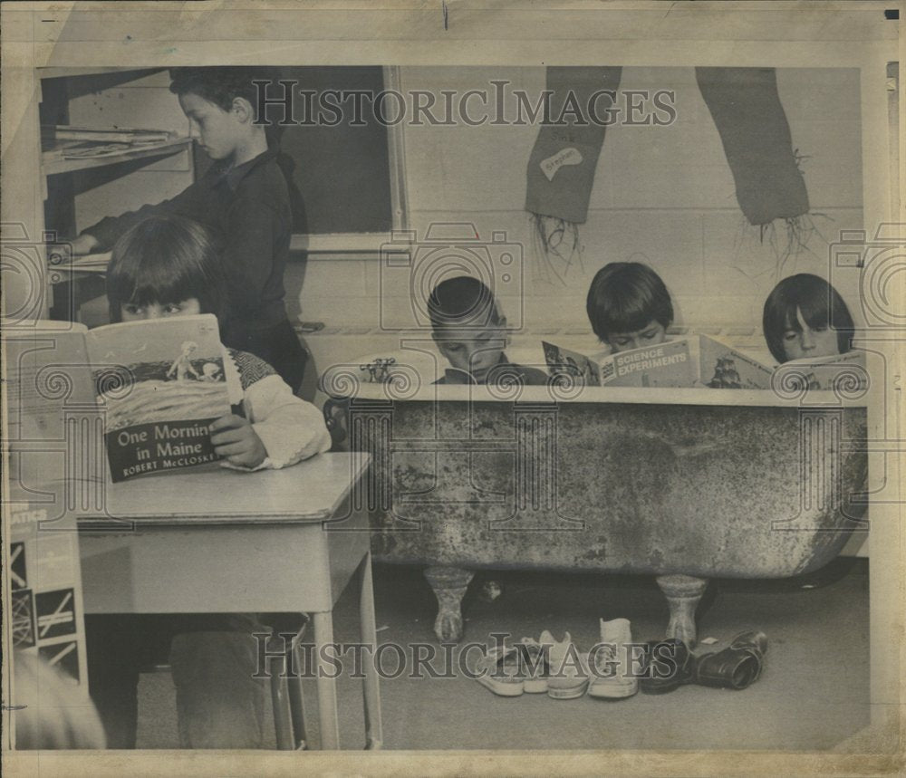 1972 Schools National classrooms - Historic Images