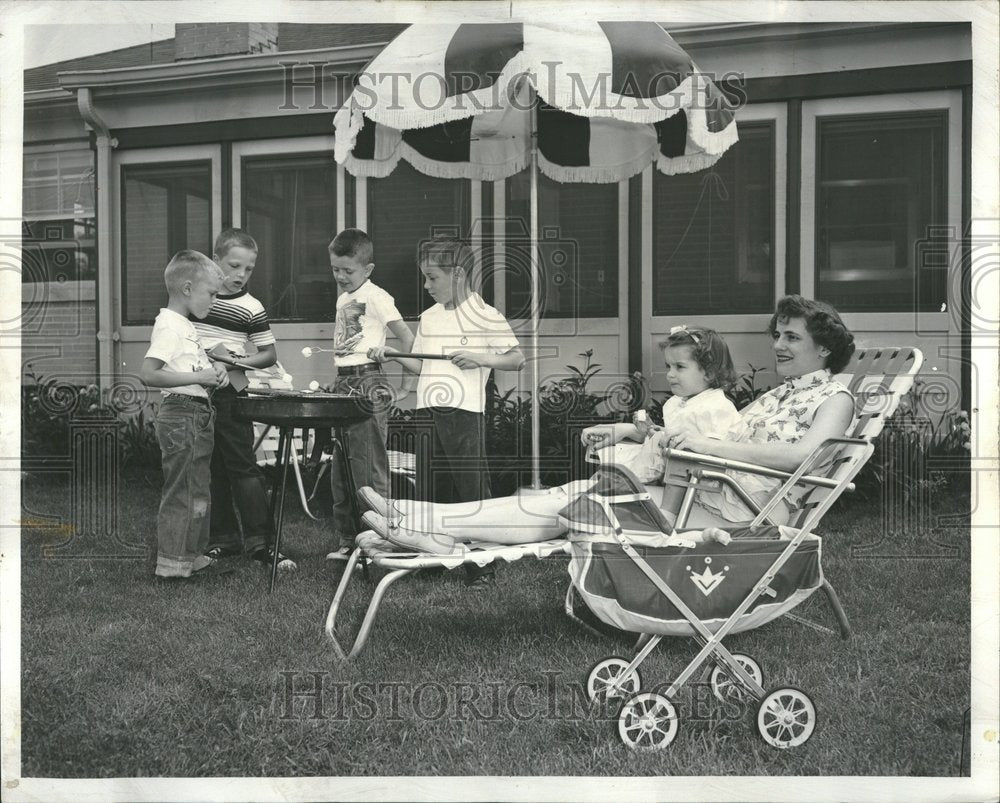 1957 Ray Branecki Suburbs Westchester - Historic Images