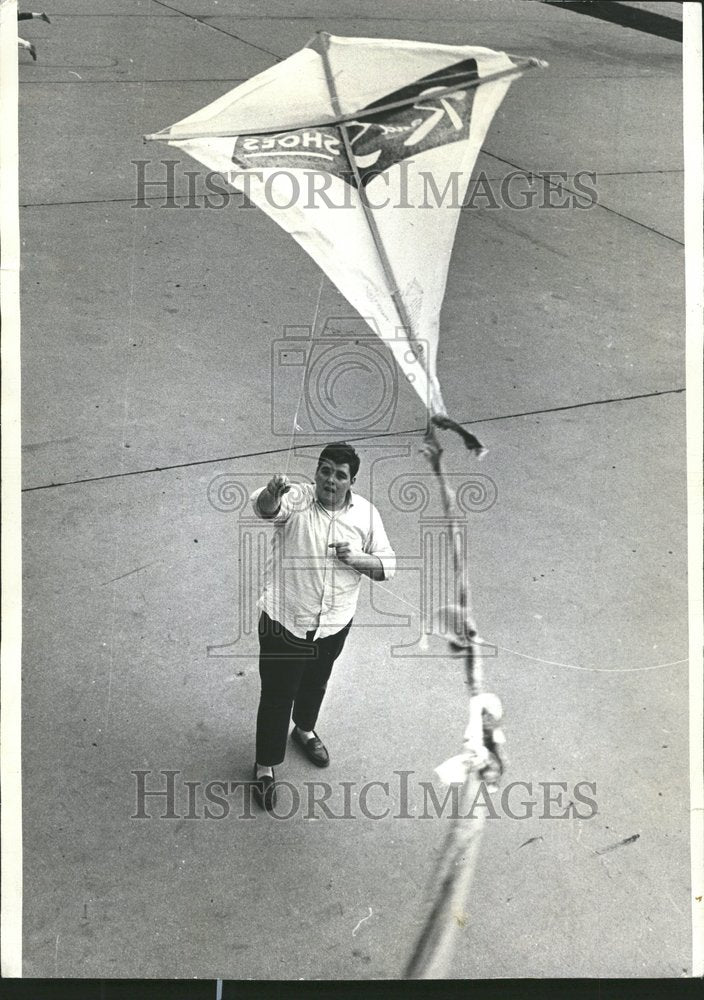 1965 Mather High School grounds Wing Spring - Historic Images