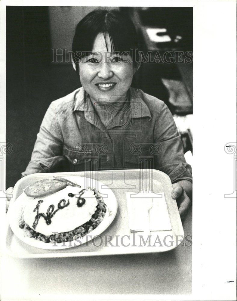 1977 Hae Kyung Lee Order Omu Rice - Historic Images