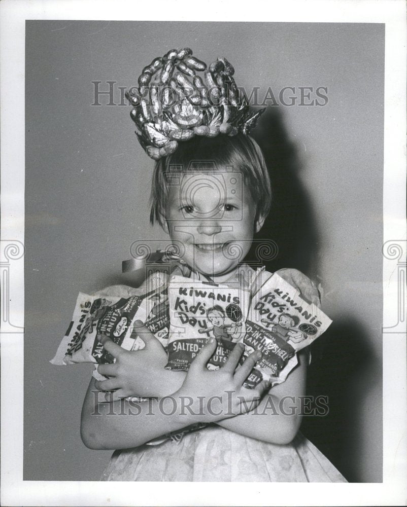 1961 Kiwanis Kids day Peanut sale Kiwanis-Historic Images