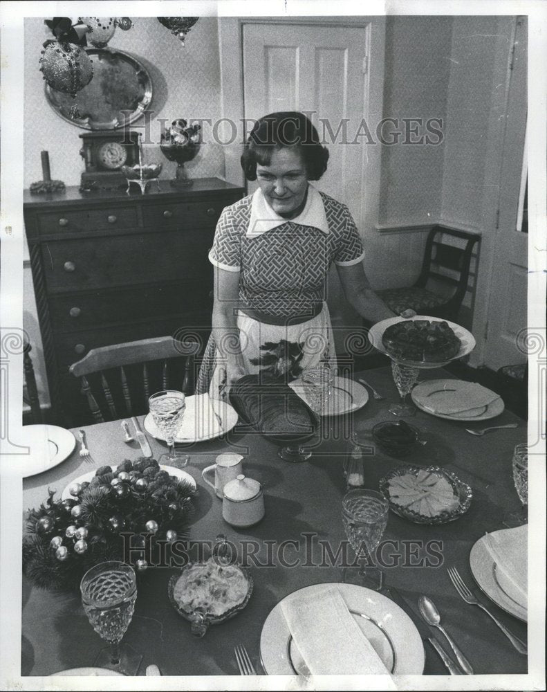 1975 Christmas Dinner Table Limpa Bread - Historic Images