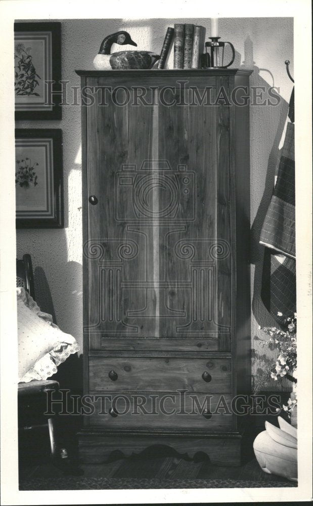 1988 Press Photo Armoire ceder chest blend style store - RRV60639 - Historic Images