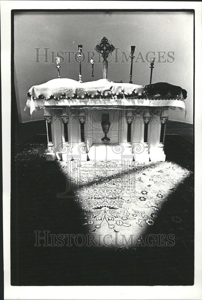 1977 Press Photo Altar helicopter dominant building - RRV60785 - Historic Images