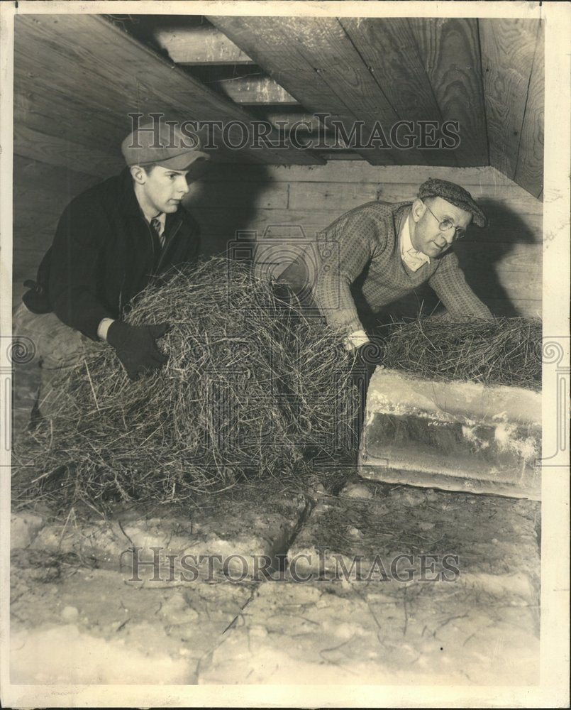 1939 Press Photo Ice House roof job covering stored - RRV61293 - Historic Images