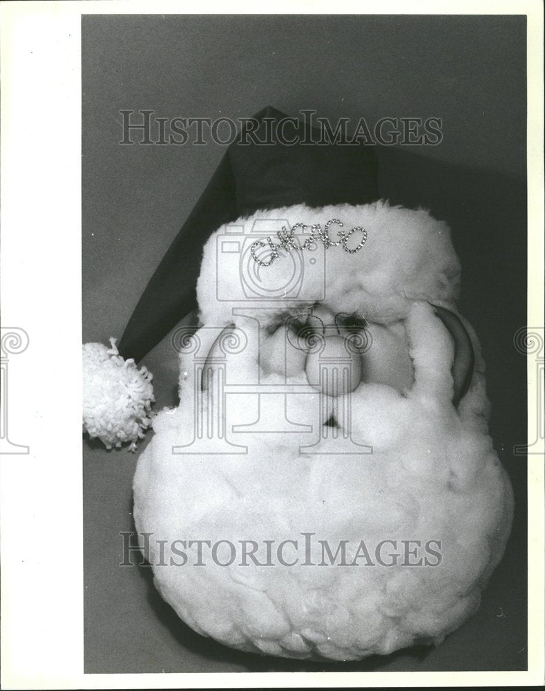 1987, Santa Chicago Harversbam Plantations - RRV61367 - Historic Images