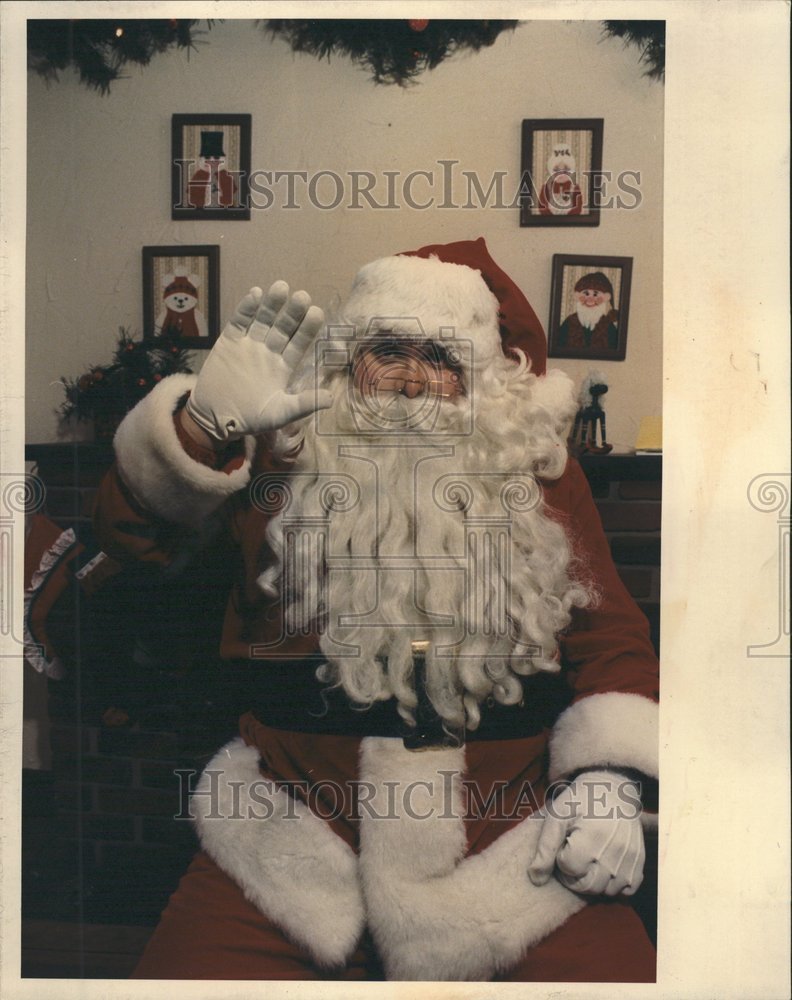 1987 Santa Claus North Pole Christmas live - Historic Images