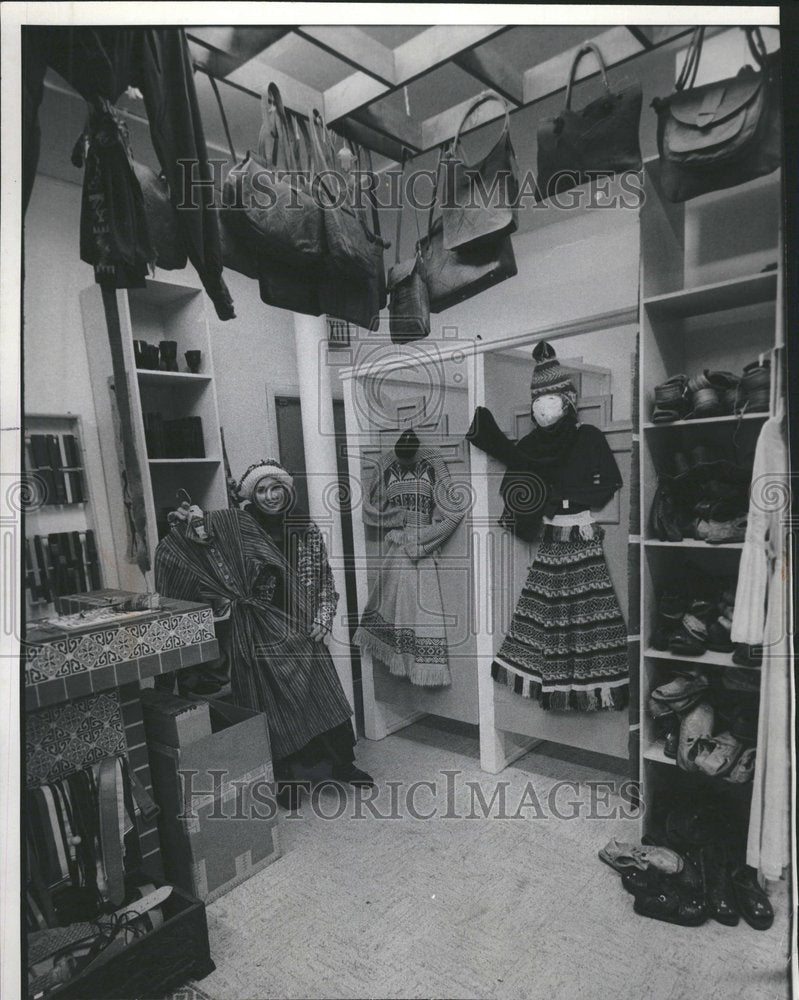 1976 Press Photo Santa Cruz Imports Guatemala Sweater - RRV61483 - Historic Images