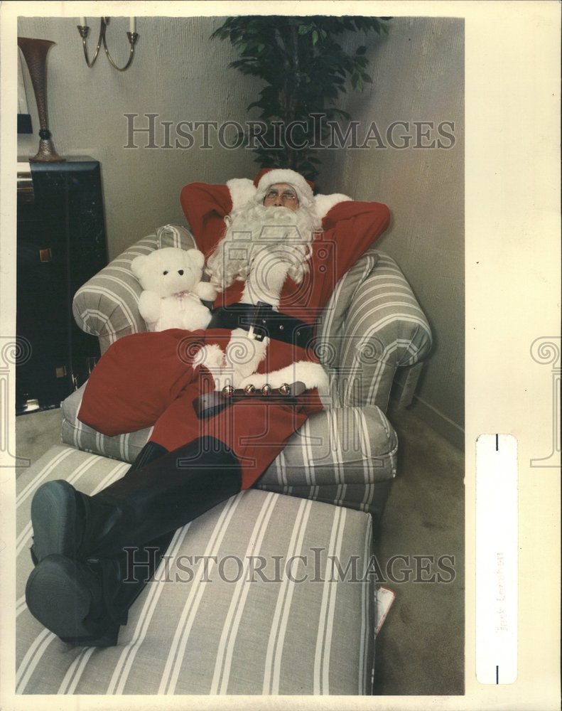 1988 Santa Claus Profile Pole North - Historic Images