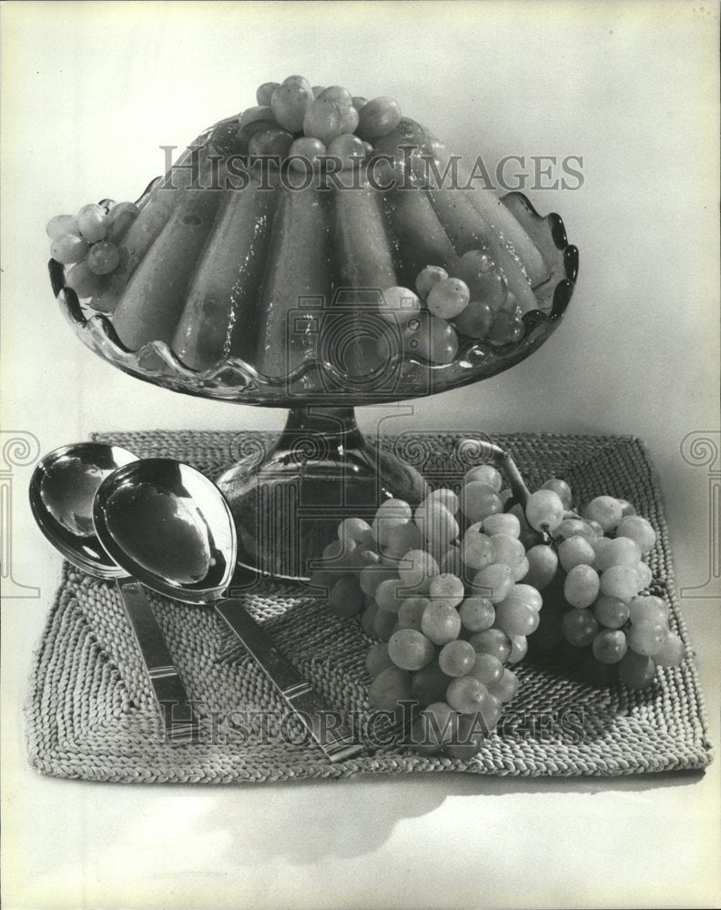 1980 Golden Grape Aspic Salad Dessert - Historic Images