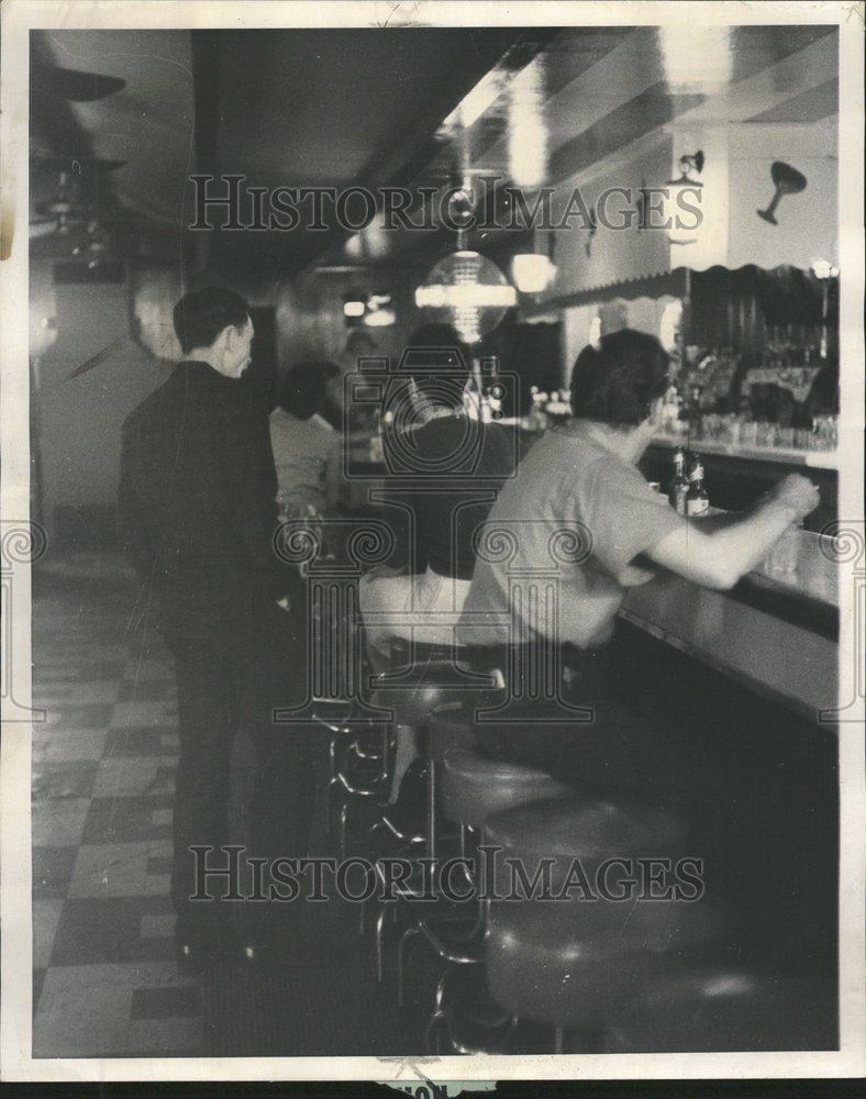 1962 Press Photo Columet City bar B-girl strip bar - RRV61969- Historic Images