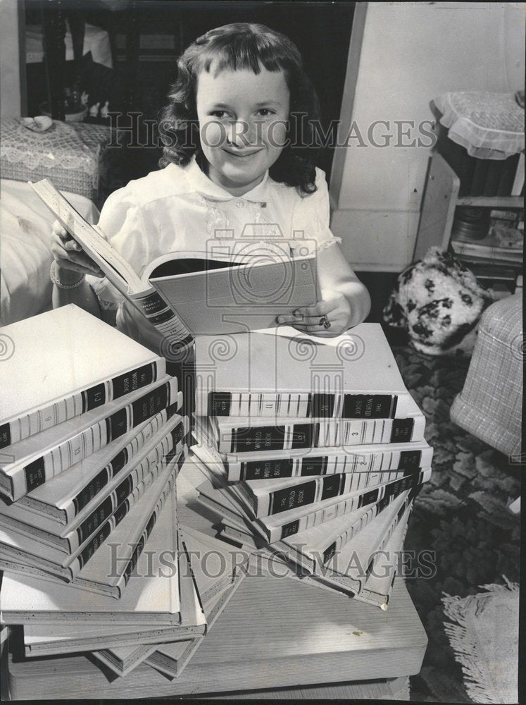 1958 Press Photo Stephanie Findlay World Books Winner - Historic Images