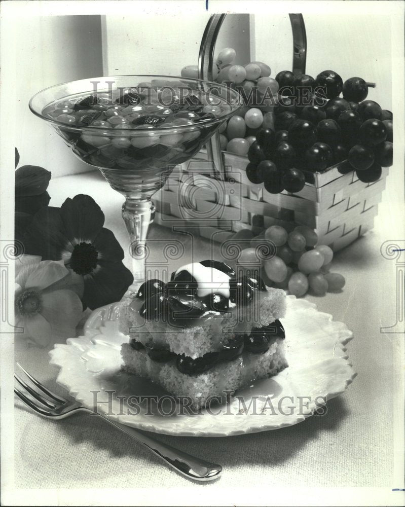 1986 Grapes Summer Snack Dinner Food - Historic Images