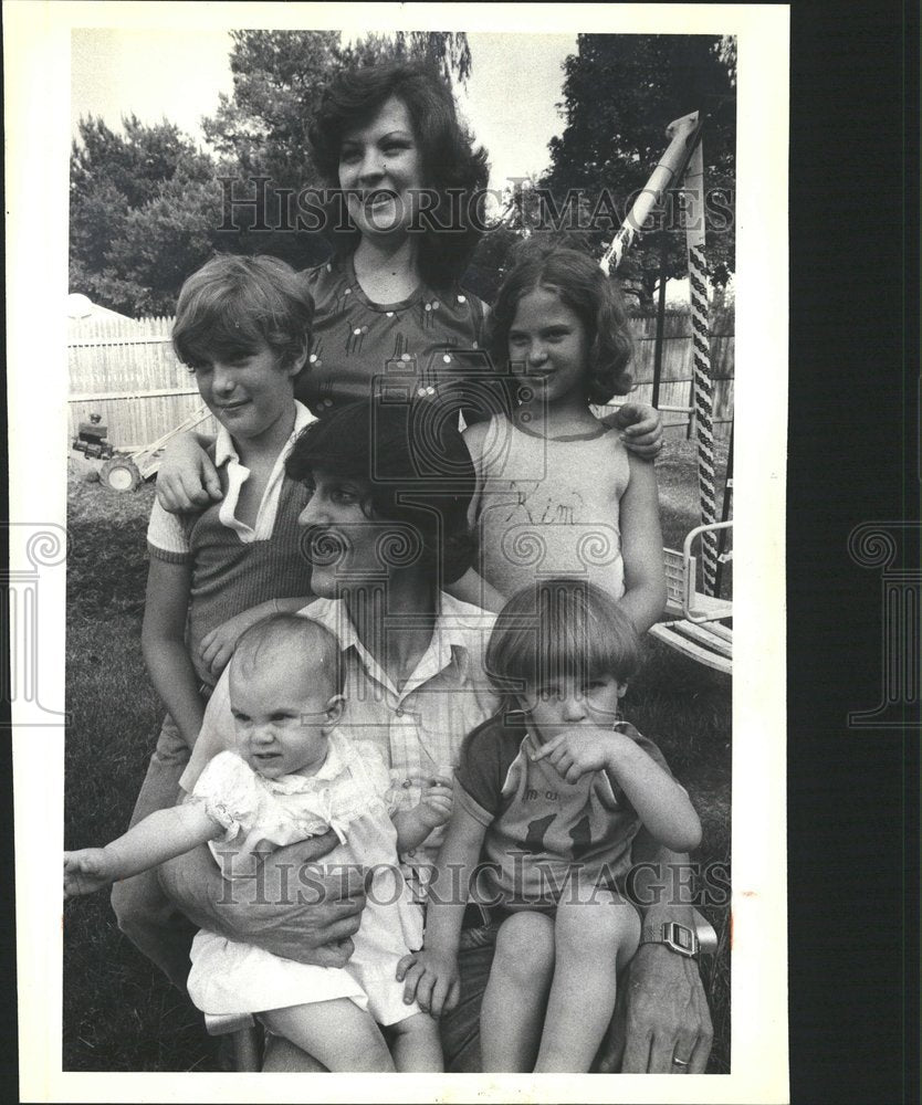 1981 Press Photo Lerches Fathers day Kelli Rob Eileen - RRV62303- Historic Images