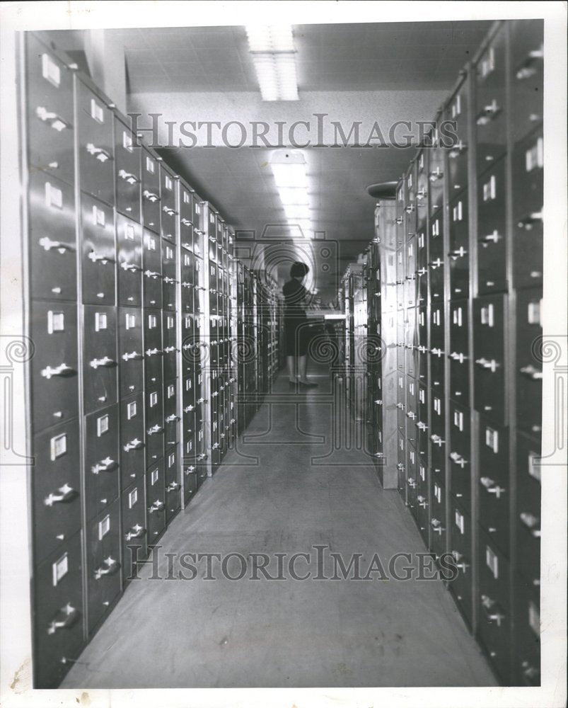 1961 Press Photo Clerk case Bureau file thousand record - RRV62351 - Historic Images