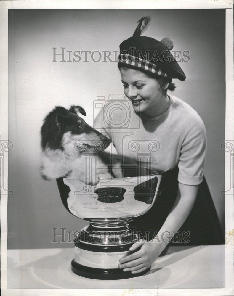 1952 Press Photo Trophy Bonnie Wee Pup Girrrl - RRV62379 - Historic Images