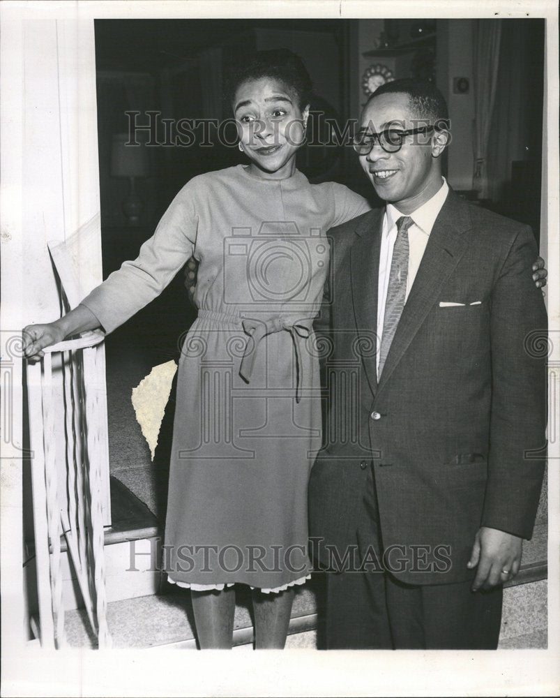 1963 Press Photo Mr and Mrs Archie Richard Simmons - RRV62609 - Historic Images