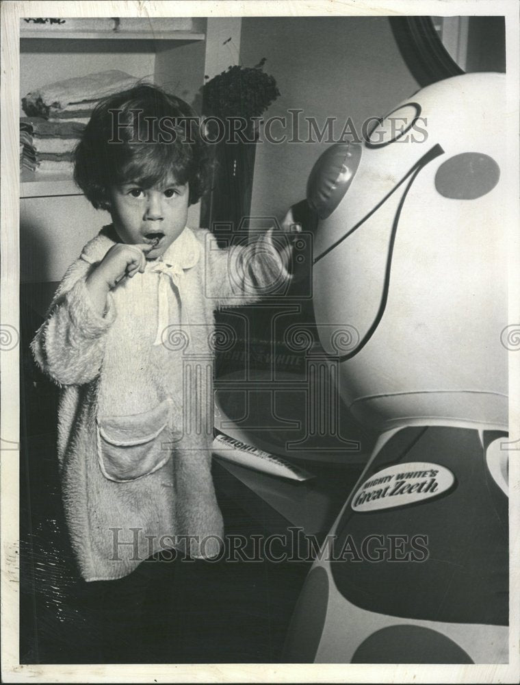 1966 National Children&#39;s Dental Health Week - Historic Images