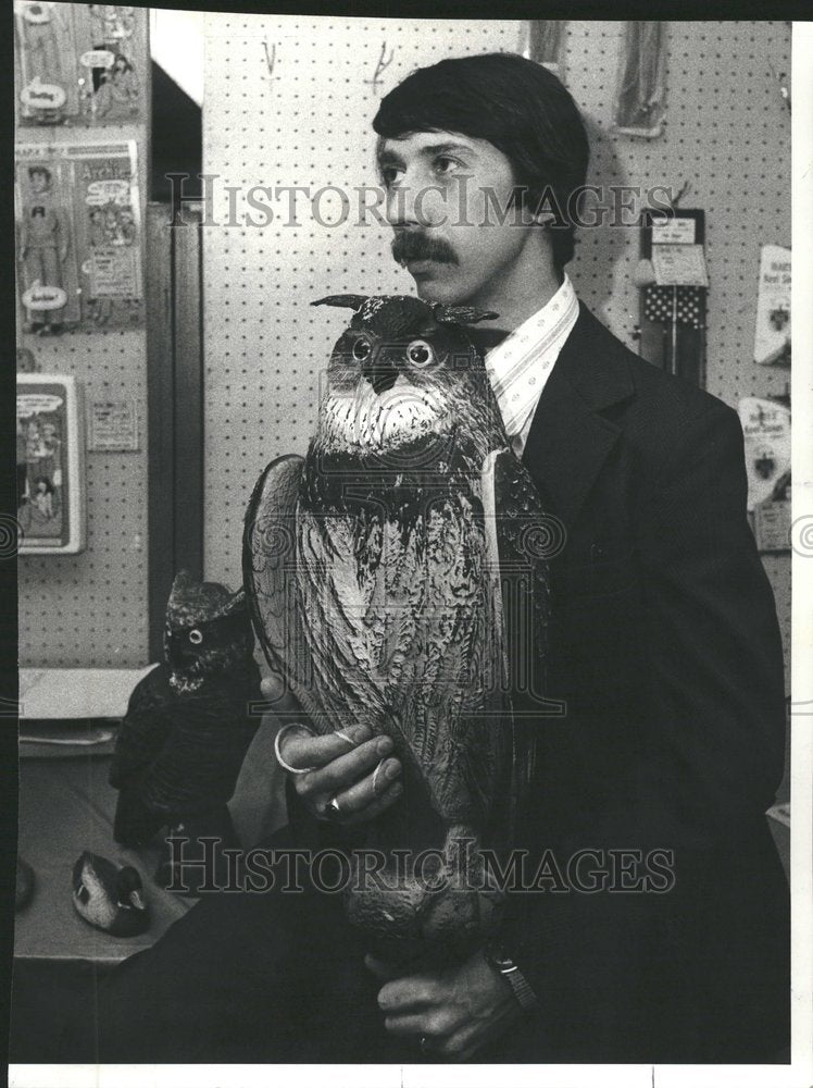 1978, Scott Wallus Plastic Owl Closeout Show - RRV62727 - Historic Images