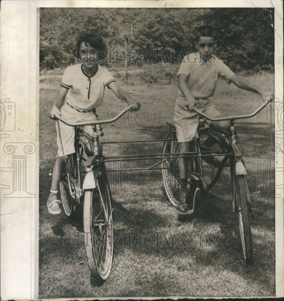 1964 Press Photo Bicycle Two Affliction John Joan Ravao - RRV62799 - Historic Images