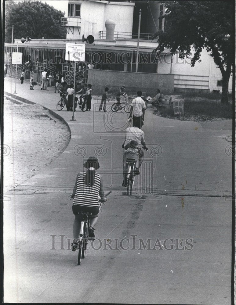 1972, Bicycle Chicagoans Fun Utility Bike - RRV62891 - Historic Images