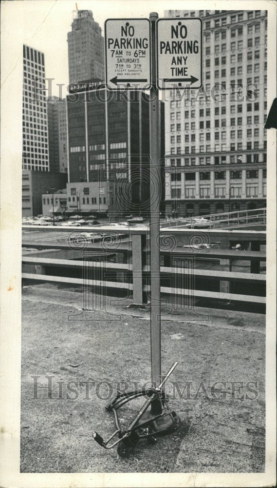 1968 Press Photo Bicycle Thief Parts Parking Sign - RRV62947 - Historic Images