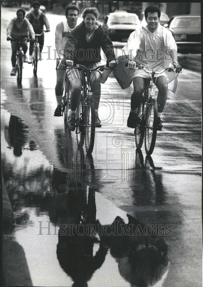 1990 Bicycling Chicago Citizens - Historic Images