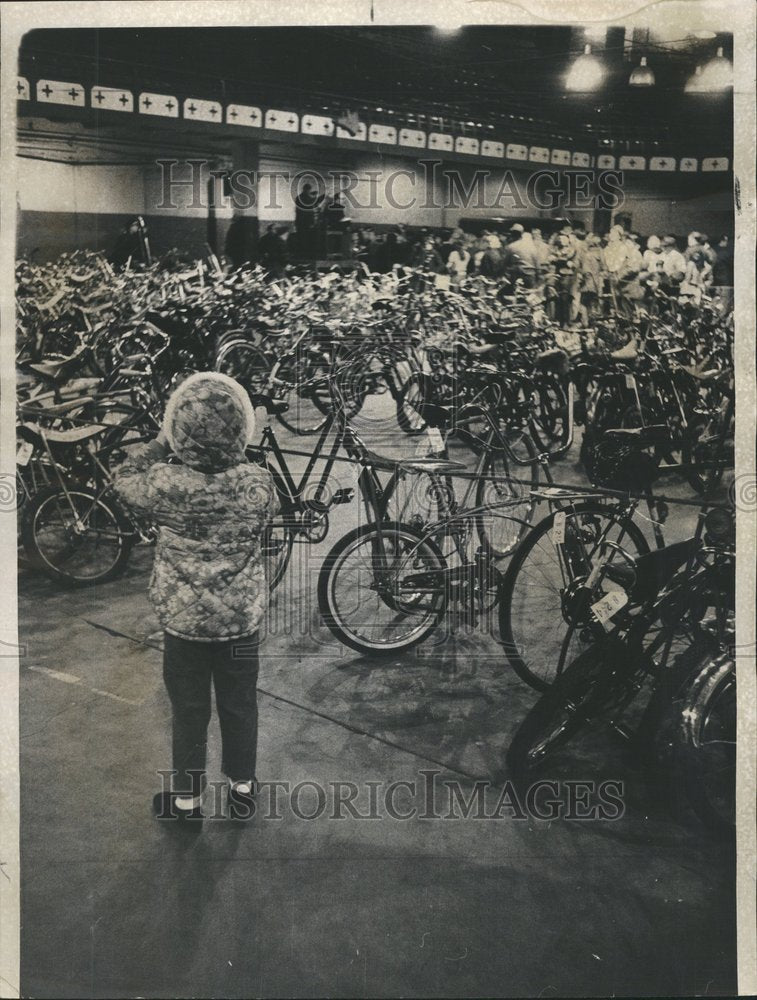 1970 Press Photo Police Bike Auction - Historic Images