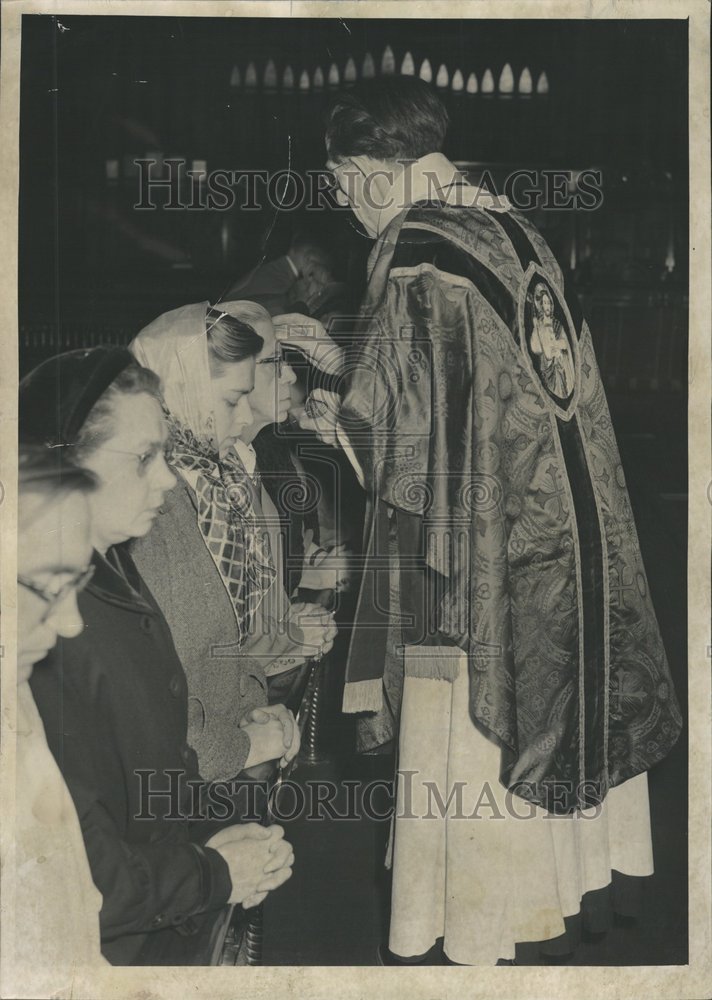 1952 Press Photo Ash Wednesday - RRV63145 - Historic Images