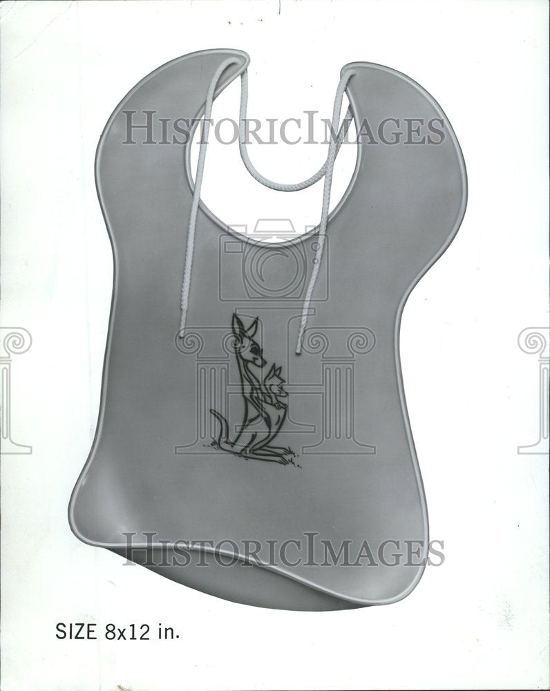 1971 Press Photo Kangaroo Bib Washable Pouch - Historic Images