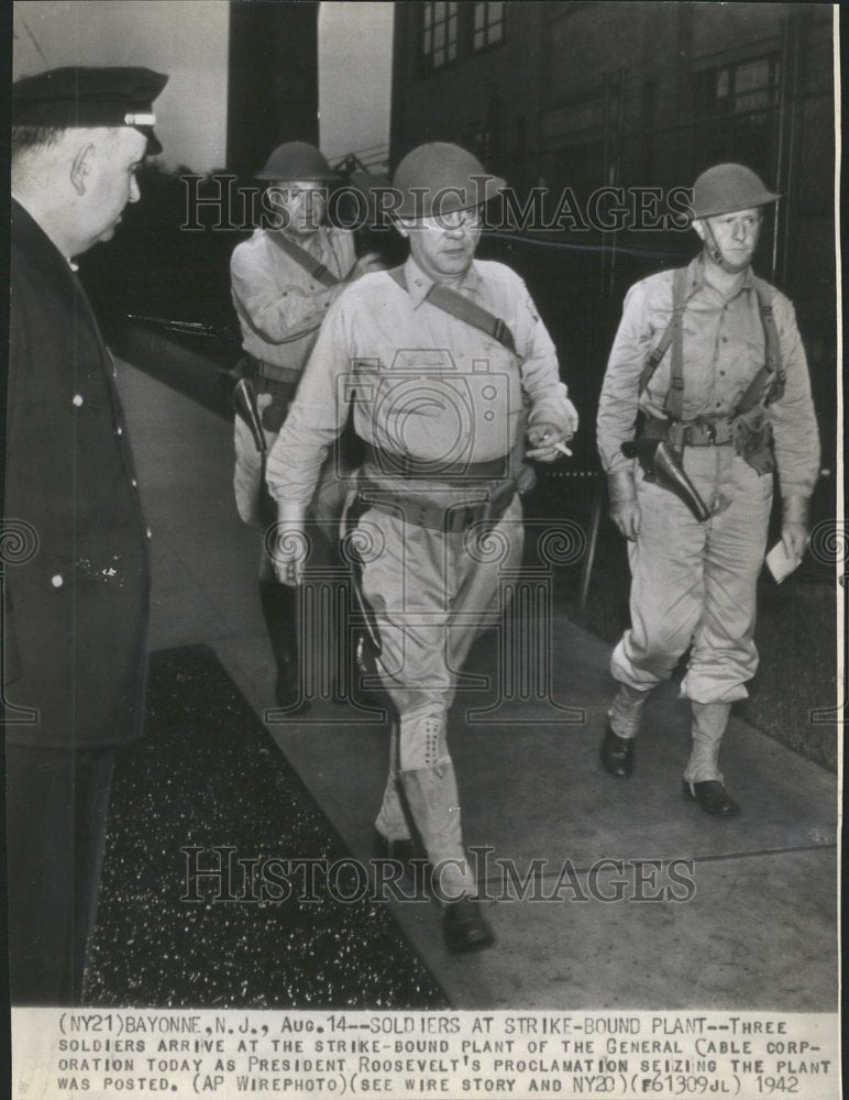 1942 Press Photo Corporation Strike General Cable - RRV63413 - Historic Images