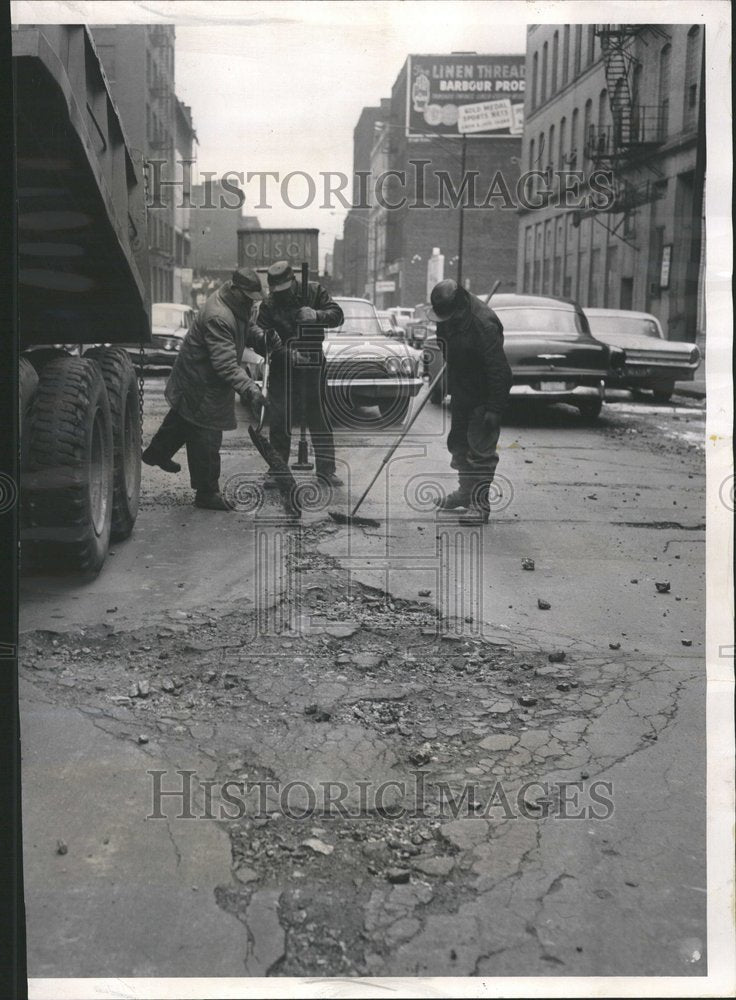 1962 Chicago Street repair potholes - Historic Images