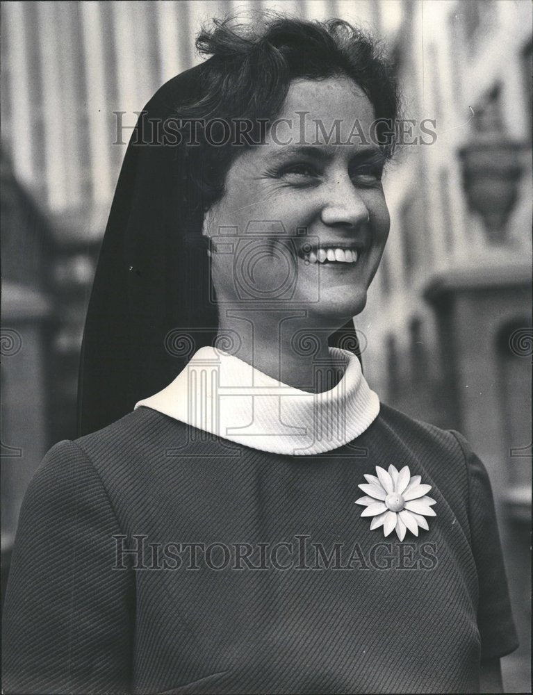 1968 Press Photo Nun Ann Martin Maria Gratia Habit - RRV63475 - Historic Images