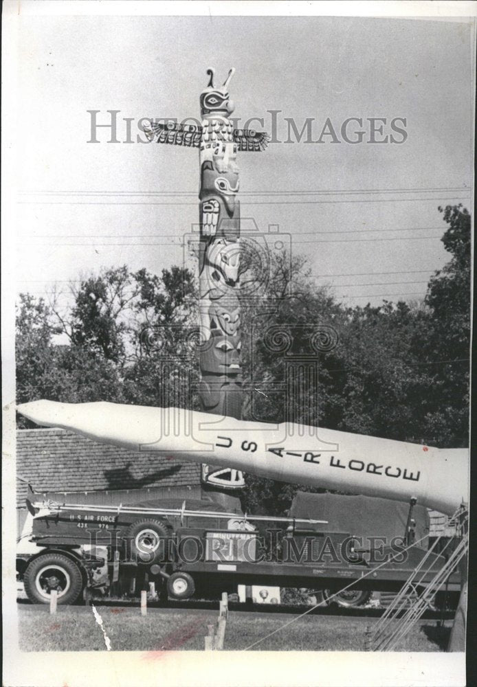 1966 Poles Apart - Historic Images