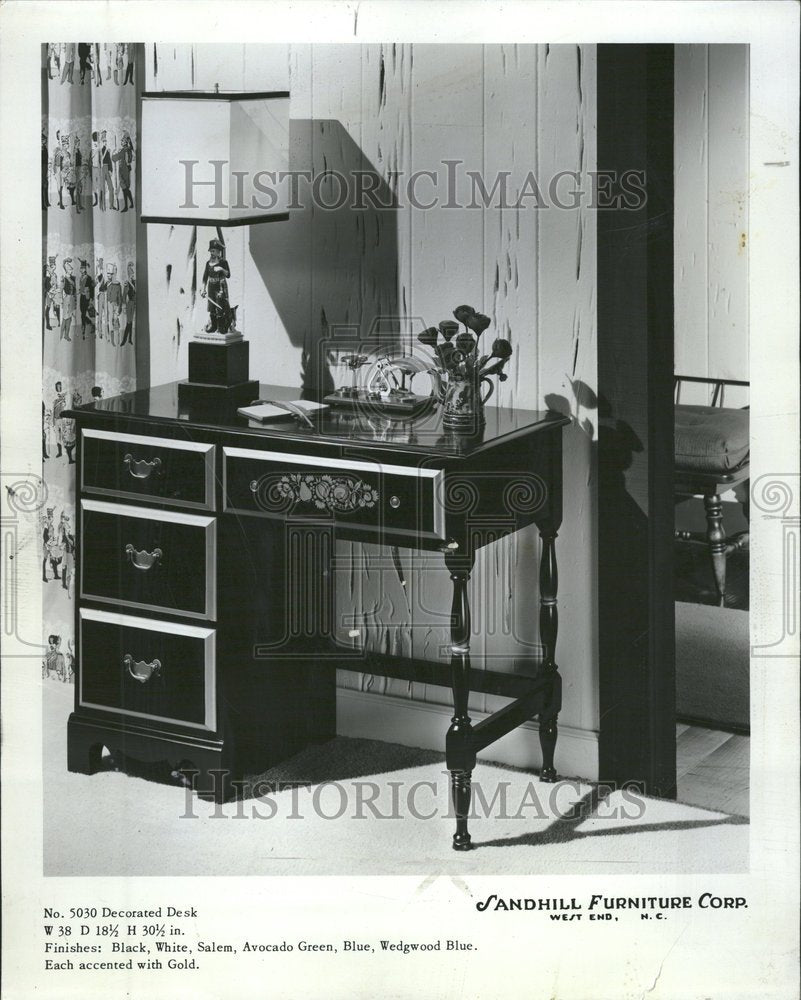 1964 Press Photo Versatile Desk - RRV64067 - Historic Images